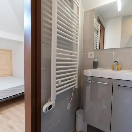 Au Petit Meuble Du Centre * Thonon-les-Bains
