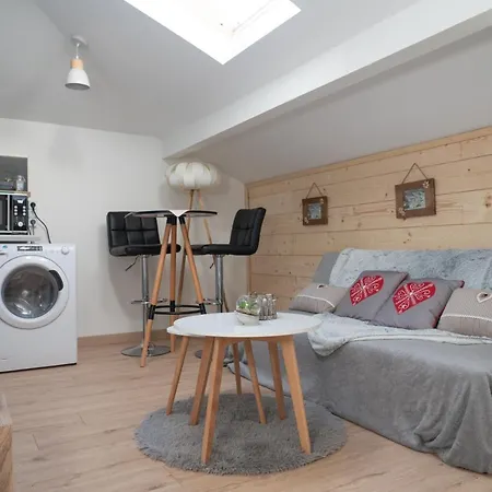 Au Petit Meuble Du Centre